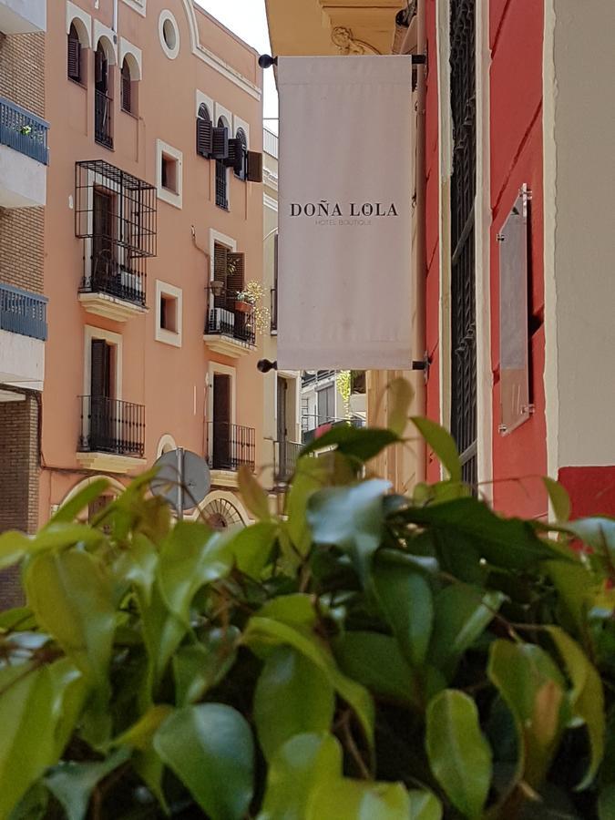 Hotel Y Apartamentos Dona Lola Sevilla Eksteriør bilde